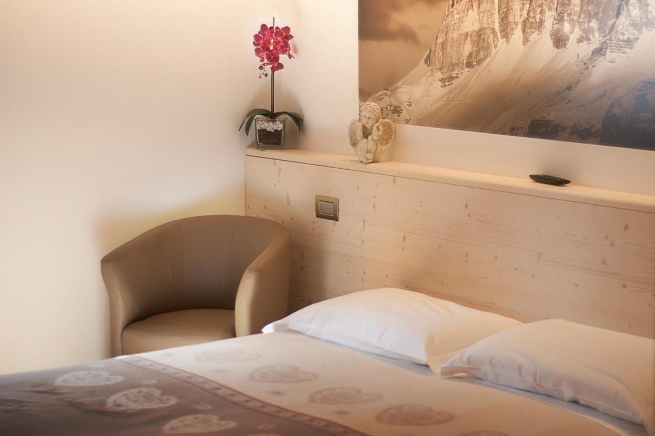 Albergo Meuble Victoria Auronzo di Cadore Exterior photo